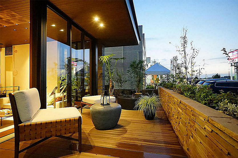 おしゃれなウッドデッキ