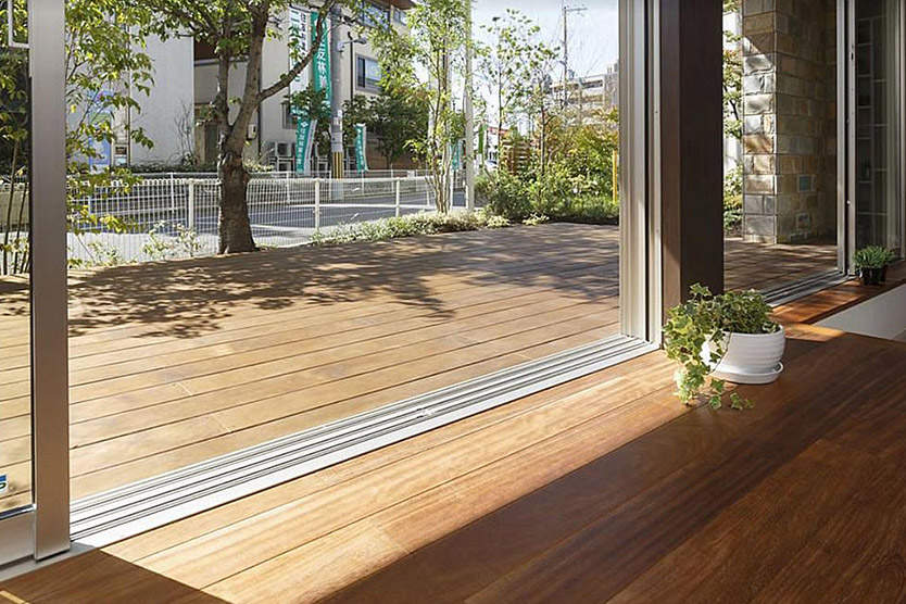 おしゃれなウッドデッキ